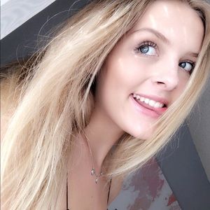 Meet your Posher, Felicia